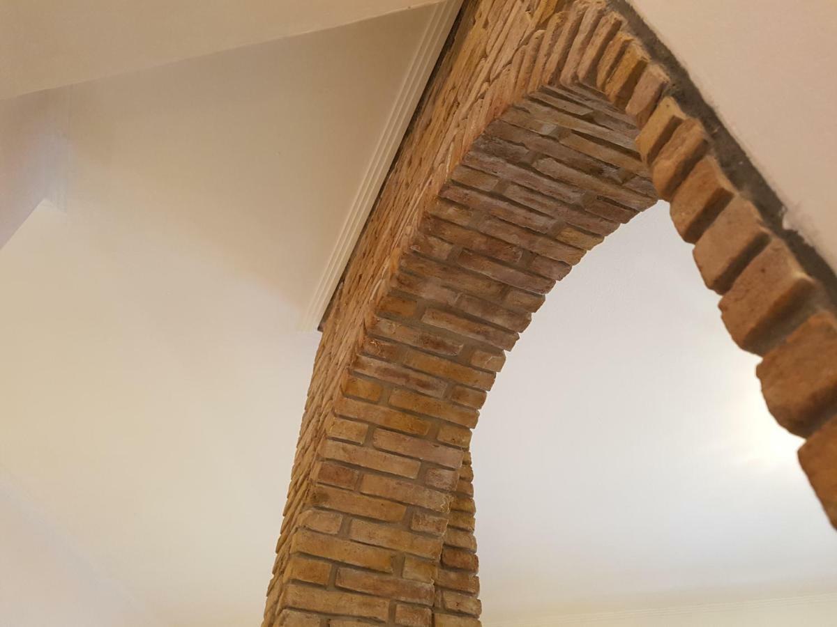 John Beauty 50m2, Metro And Acropolis 5' Apartment Athens