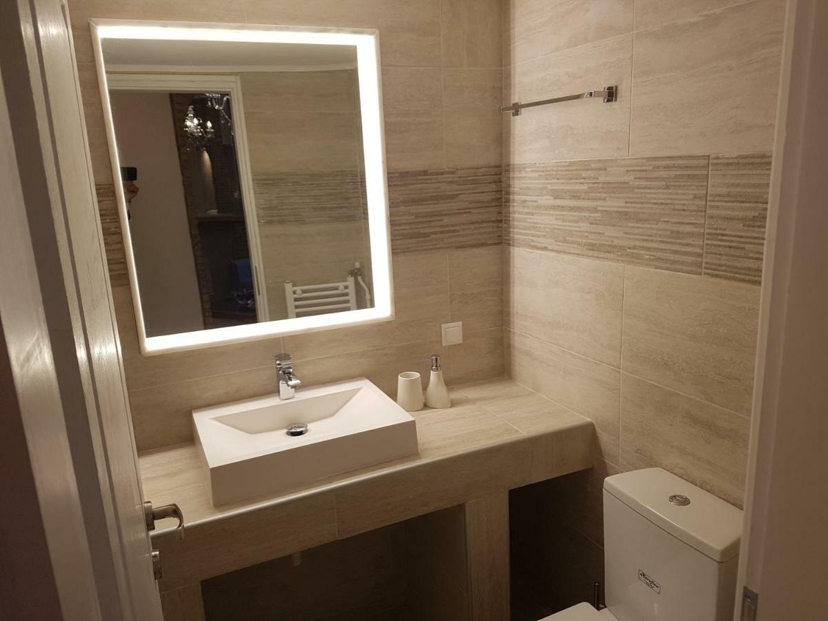 John Beauty 50m2, Metro And Acropolis 5' Athens