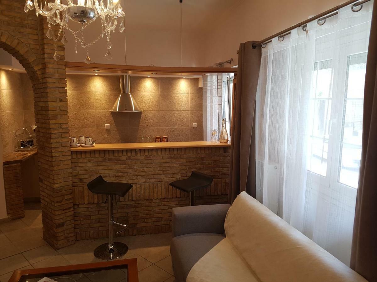 John Beauty 50m2, Metro And Acropolis 5' Apartment *
